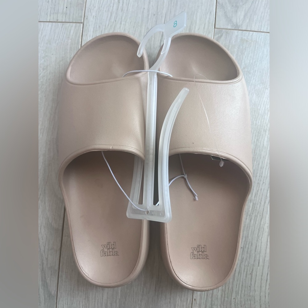 Wild Fable Tan Slippers Minimalist Design